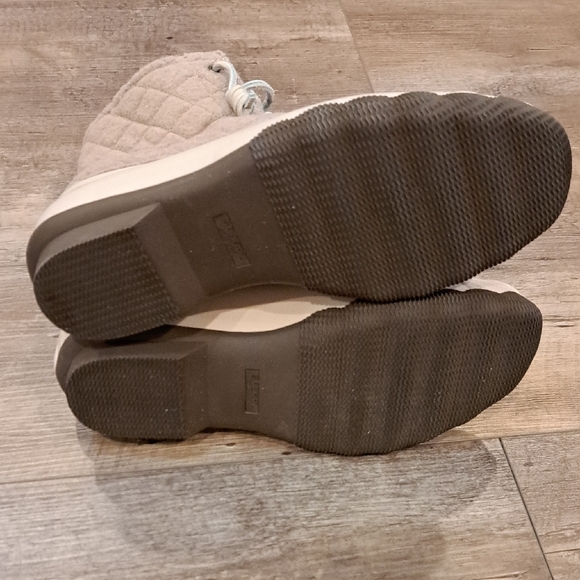 Sperry Saltwater Cream and Tan Duck Boots - Picture 6 of 6